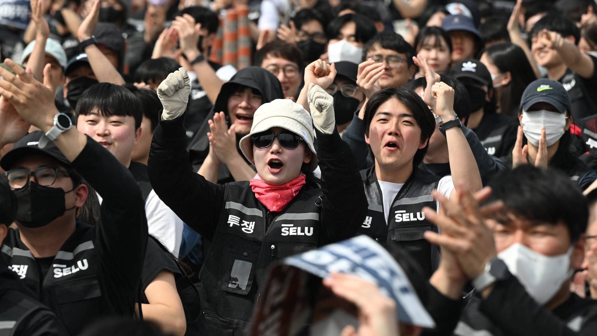 Samsung workers to take home $340,000 on average thanks to union's vote to approve historic profit-share deal – Samsung workers profit-share deal