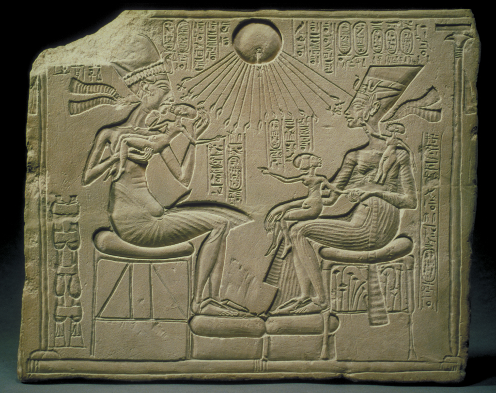 Akhenaten, Nefertiti, and the Royal Princesses blessed by the Aten – kings and queens locations