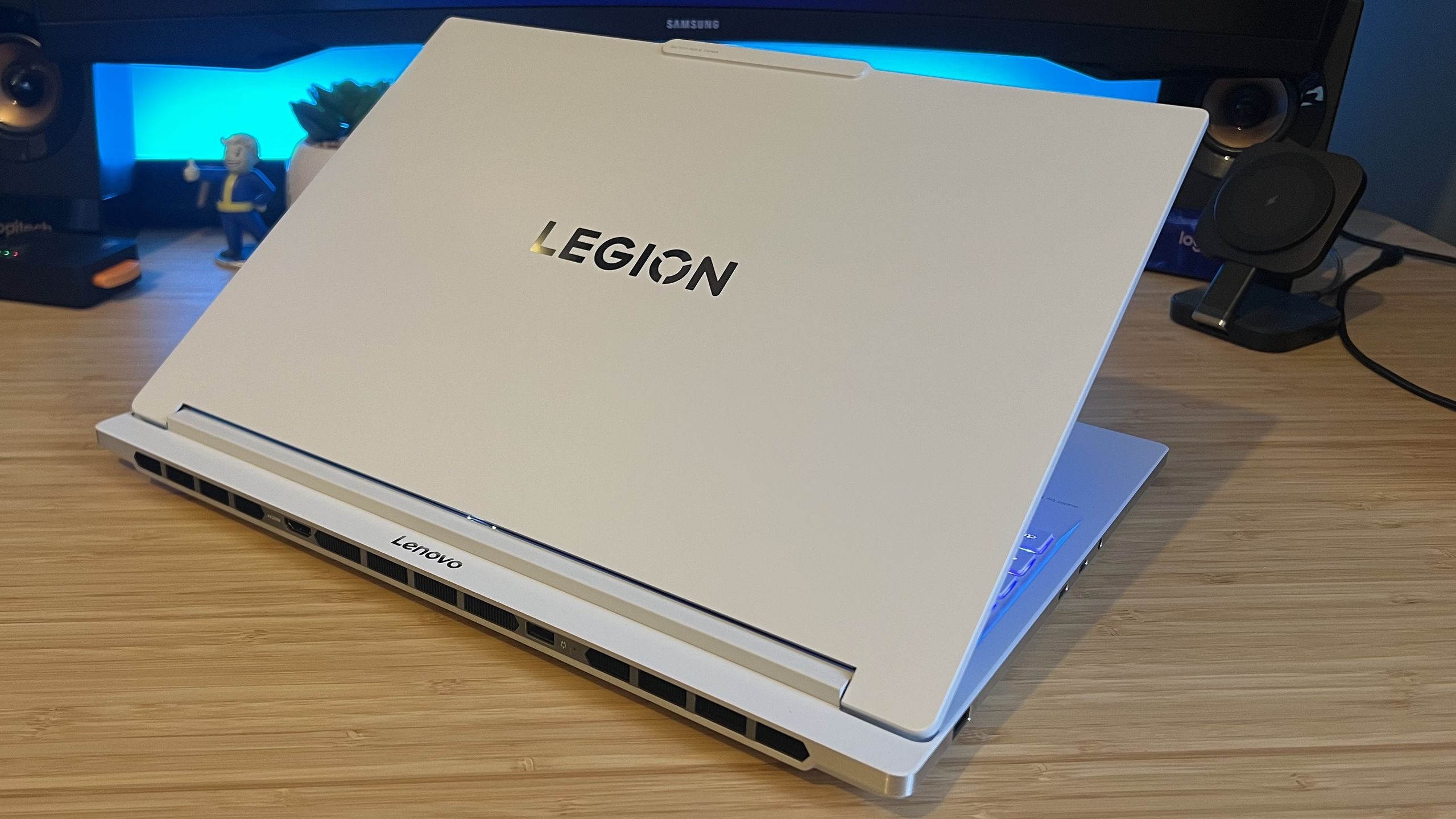 Lenovo's new gaming laptop wants you to ditch the headset, fans be damned – Lenovo new gaming laptop